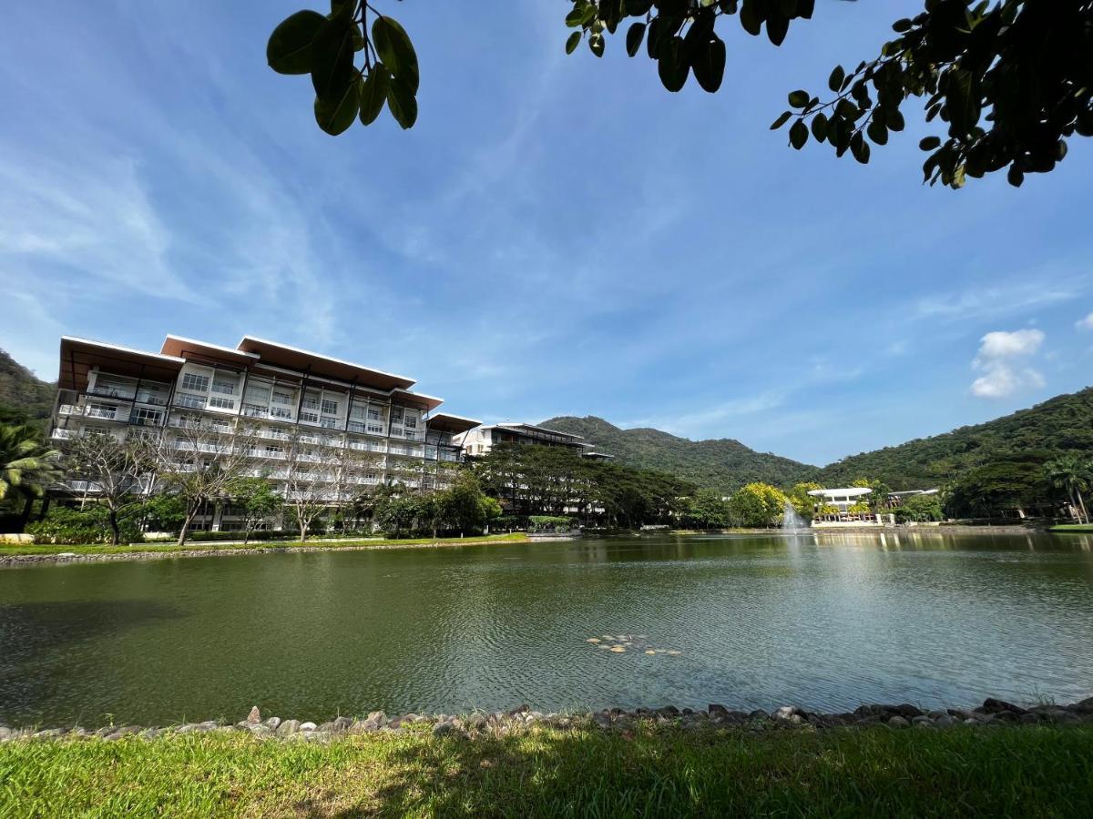 Bonel Condo At Pico De Loro Cutad Bagian luar foto
